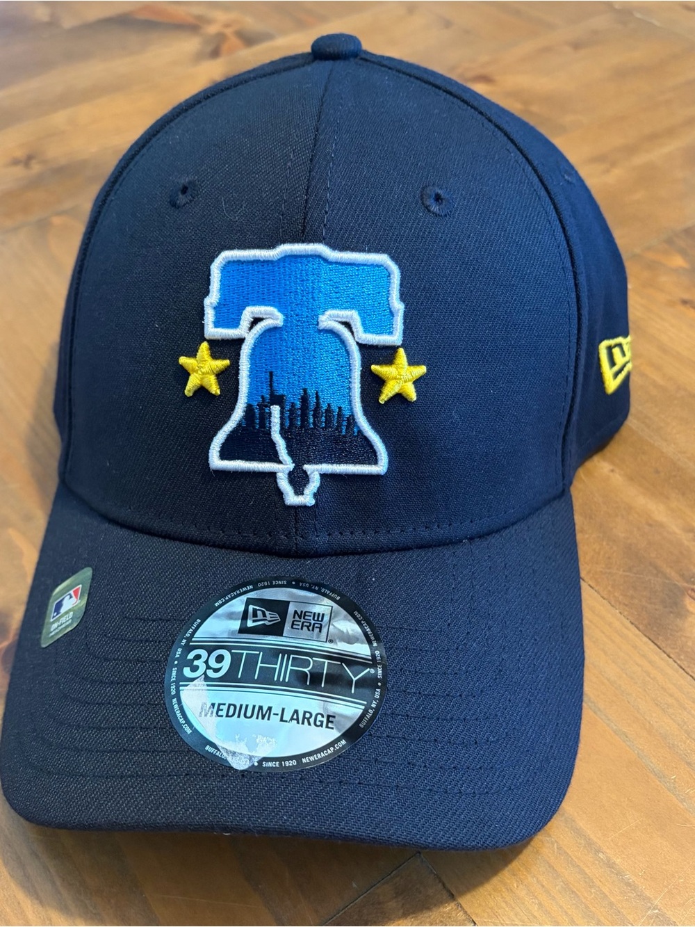 NWT Philadelphia Phillies New Era 39Thirty Liberty Bell Flex Hat - Men’s Med-Lg